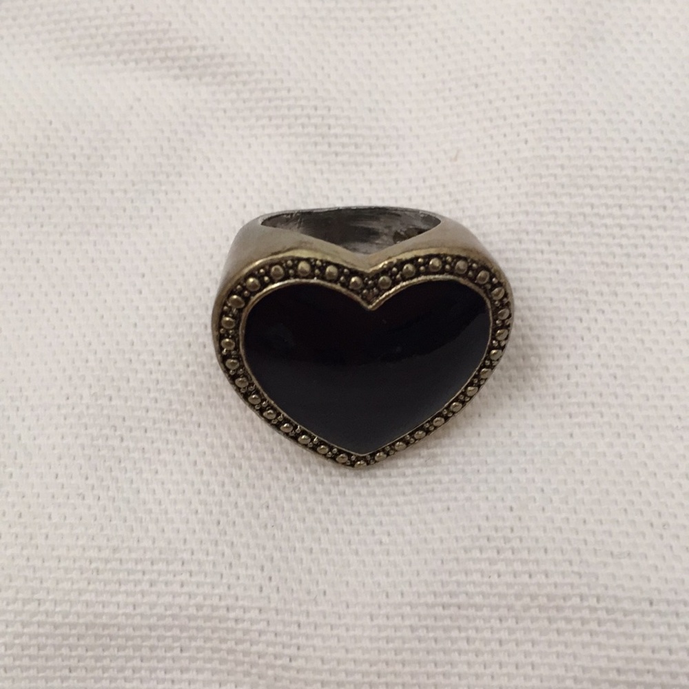 Fashion cocktail heart ring